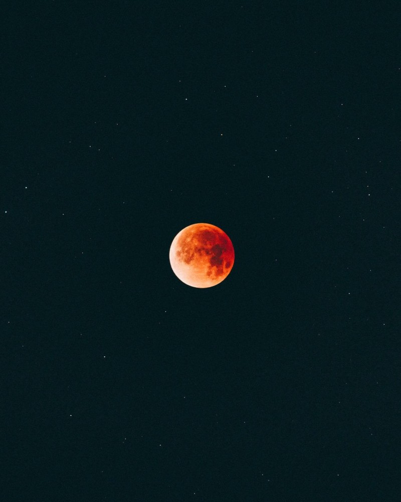 Super blood moon